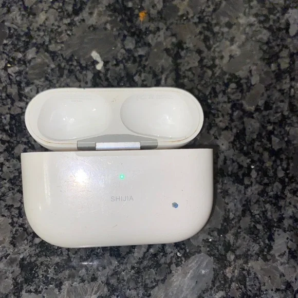 Apple SHIJIA White Wireless Earbud Charging Case - Picture 3 of 5